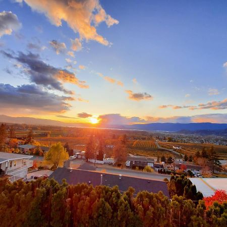 Acker Vacation Rentals ケロウナ エクステリア 写真